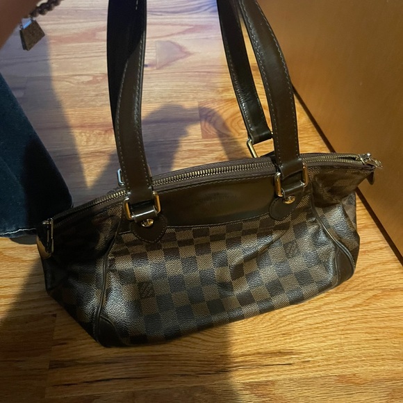 Authentic LOUIS VUITTON shoulder bag . - Picture 3 of 8